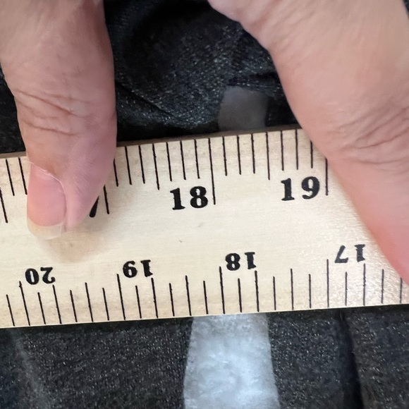 JERSEY KNIT 3/4 CROPPED JACKET TOO CUTE CHAMPION M GRAY BLACK EUC WORKOUT TOP - Picture 8 of 11